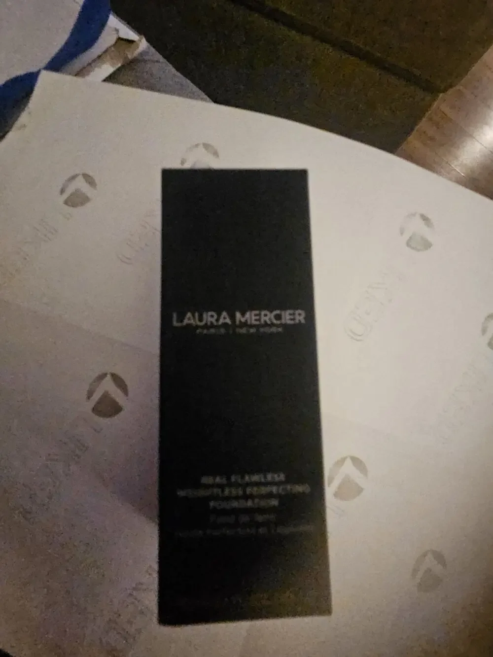 Laura Mercier Real Flawless Weightless Perfecting Foundation 2W1 Macadamia 1oz